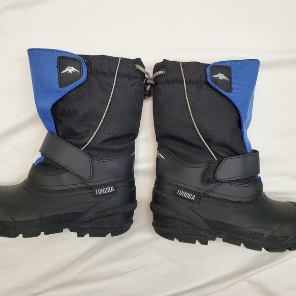 boys snow boots size 2